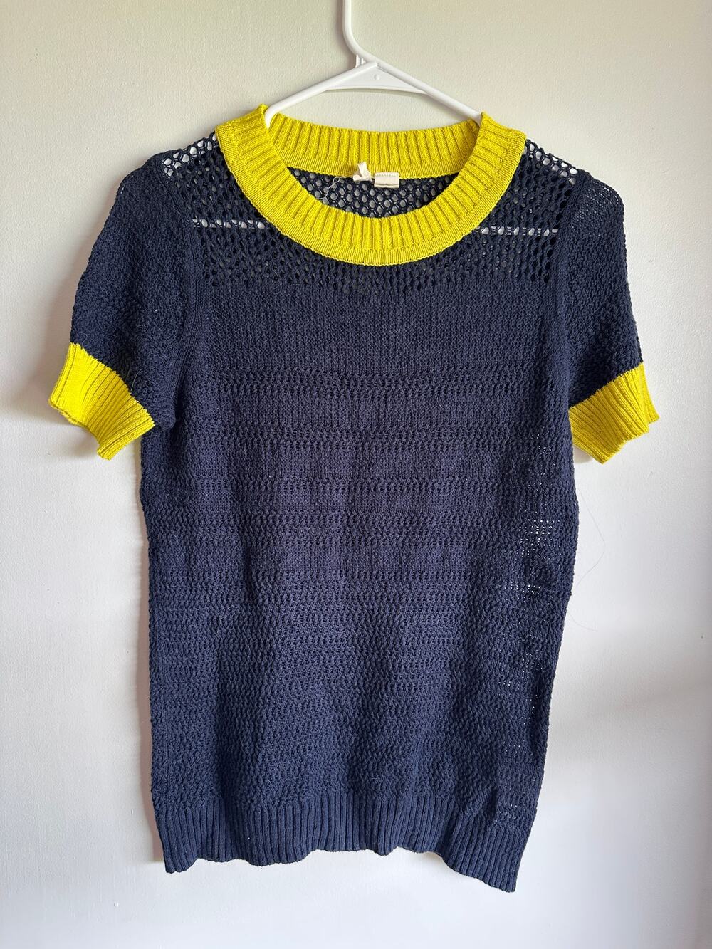 Navy Yellow Knit Top – Mesh Shoulder Sleeve Colorblock Sweater Size Small